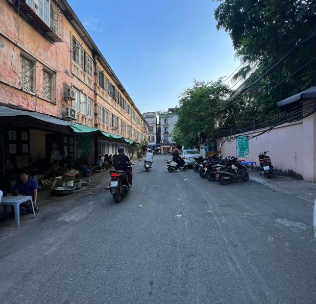 Nhà măt ngõ rộng 4m,căn góc 2 thoáng Thái Thịnh quận Đống Đa 5 tầng 39m2 giá 4,9 tỷ