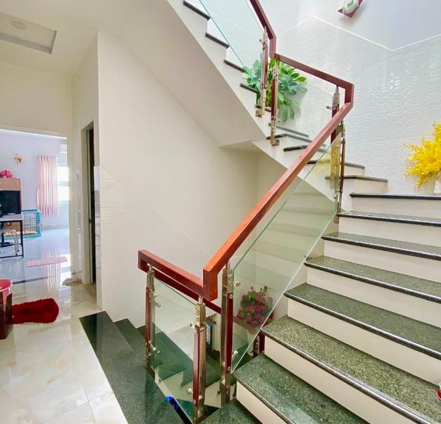 BÁN NHÀ NGUYỄN OANH, NỞ HẬU,HẺM 6 M2, Đất 90M2 Chỉ 6 TỶ0x 0933928022