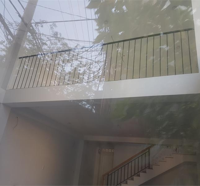 Cho thuê nhà kính đẹp mặt tiền 1 trệt 3 lầu đường 30/4, TP Vũng Tàu