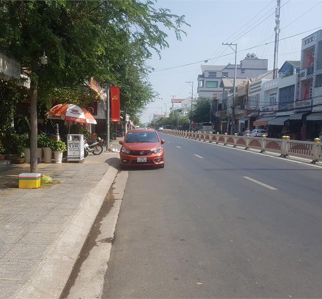 Cho thuê nhà mặt tiền 1 trệt 1 lầu đường 30/4, TP Vũng Tàu sạch sẽ