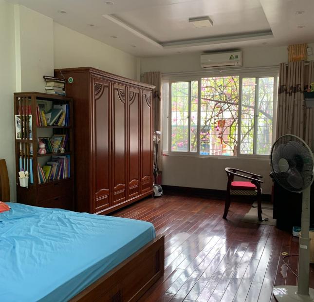 Bán nhà phân lô khu quân đội F361 An Dương ,Tây Hồ, ô tô đỗ cửa,gần Hồ Tây,sát mặt phố. 38m2 giá 6,6 tỷ