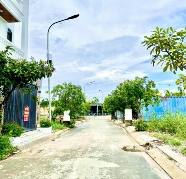 Bán Nhà Đường Nguyễn Bình Ngay Nhà Văn Hóa Xã Nhơn Đức , SỔ Riêng, Mới 100% Gần Trường ĐHSP Thể Dục Thể Tao