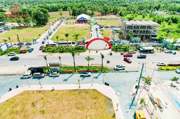Cần Tiền bán gấp lô đất 143 m2 full TC, KDC 830 hiện hữu, ngay vòng xoay Hựu Thạnh, Đức Hòa, Long