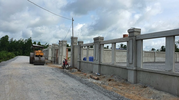 Cần Tiền bán gấp lô đất 143 m2 full TC, KDC 830 hiện hữu, ngay vòng xoay Hựu Thạnh, Đức Hòa, Long