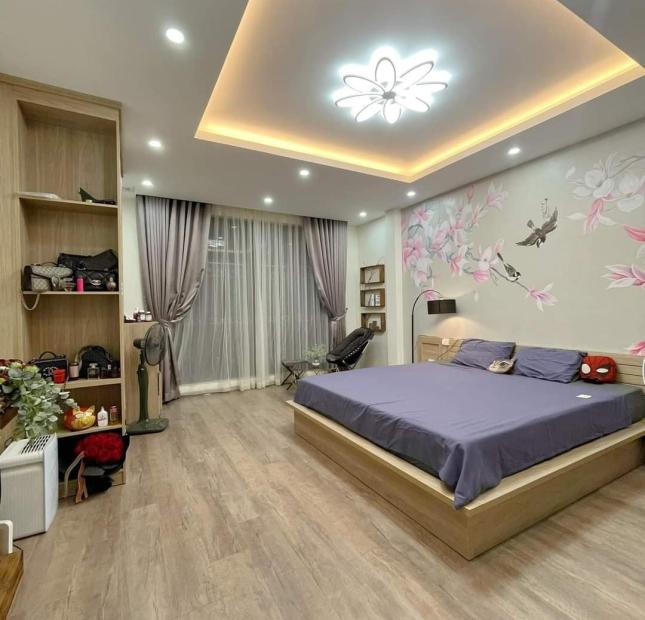 Bán chung cư mini 8 phòng đường Chùa Láng, Đống Đa, Hà Nội. DT 42m2x 5 tầng - giá 6.15 tỷ