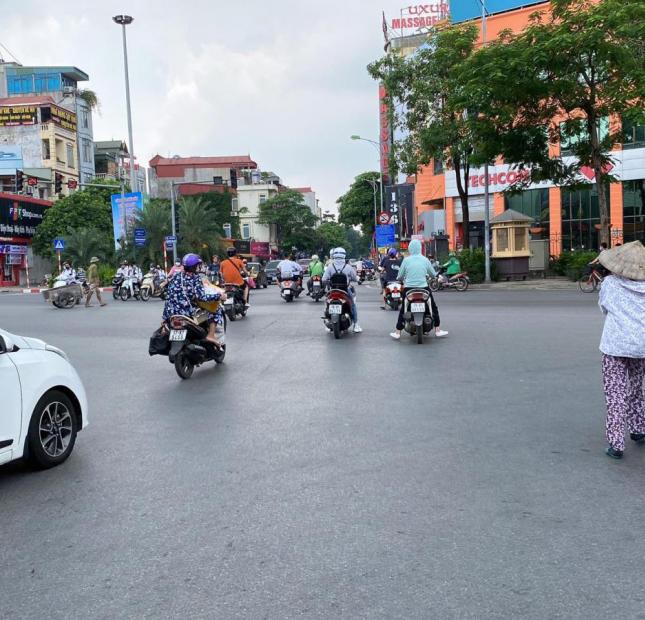 CHỦ MÓT BÁN, MẶT PHỐ NGUYỄN SƠN, KD NGÀY ĐÊM 130M GIÁ THƯƠNG LƯỢNG.