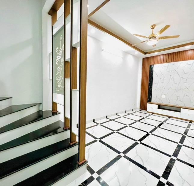 Phân lô,2 Thoáng, OTO, An ninh, Kinh Doanh tại Đường Láng,60m2, 6.6 tý