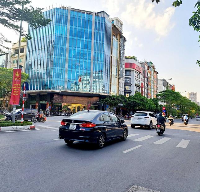 Bán nhà mặt phố Trần Thái Tông 45m2 x 5 tầng, Vỉa hè rộng, Kinh doanh đỉnh, giá chỉ 19,8 tỷ