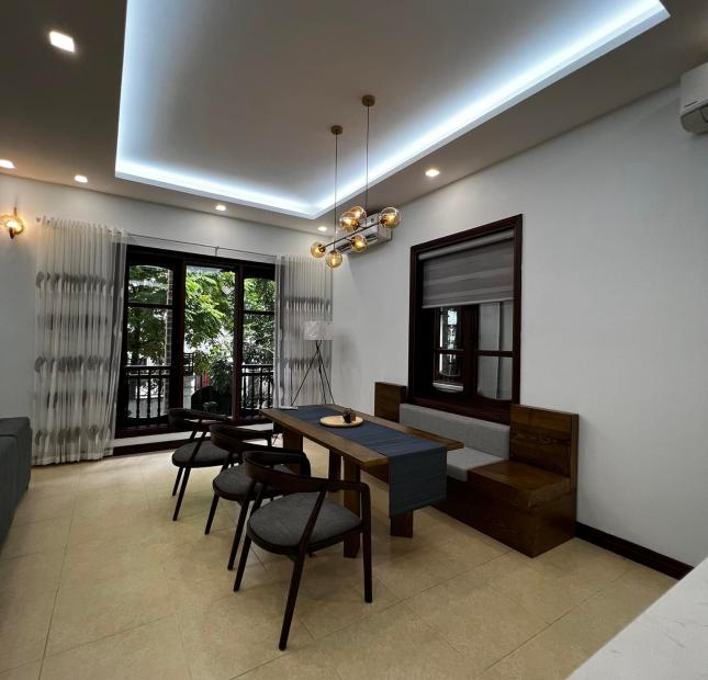 Đẳng cấp thượng lưu,bán biệt thự 5* đường Tô Ngọc Vân quận Tây Hồ,hàng xóm Đại Sứ.Dt 120m2 , 37 tỷ