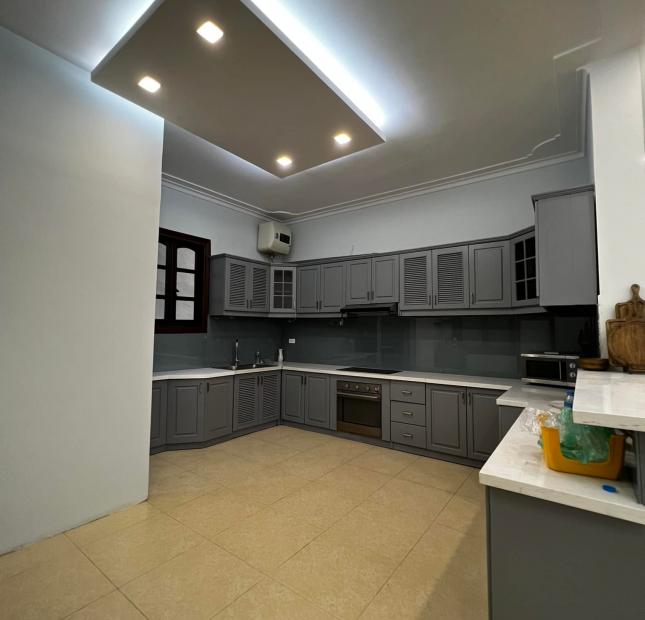 Đẳng cấp thượng lưu,bán biệt thự 5* đường Tô Ngọc Vân quận Tây Hồ,hàng xóm Đại Sứ.Dt 120m2 , 37 tỷ