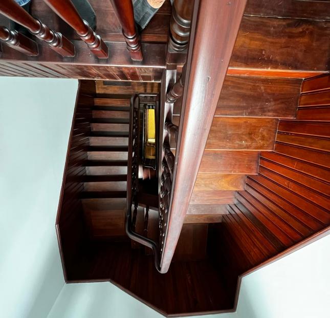 Đẳng cấp thượng lưu,bán biệt thự 5* đường Tô Ngọc Vân quận Tây Hồ,hàng xóm Đại Sứ.Dt 120m2 , 37 tỷ