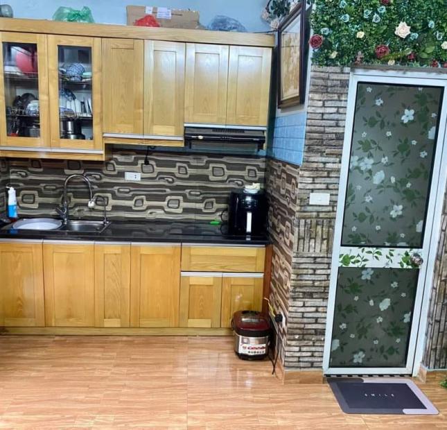 Bán nhà đẹp 4tầng ngõ ôtô tránh, đỗ cửa nhỉnh 3tỷ phố Võ Chí Công Cầu Giấy