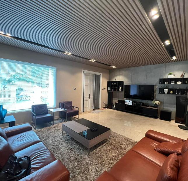 NHÀ ĐẸP LÊ VĂN LƯƠNG CẦU GIẤY 145M2 MT 8m LÔ GÓC Ô TÔ TRÁNH VỈA HÈ CHỈ 26 TỶ HƠN.