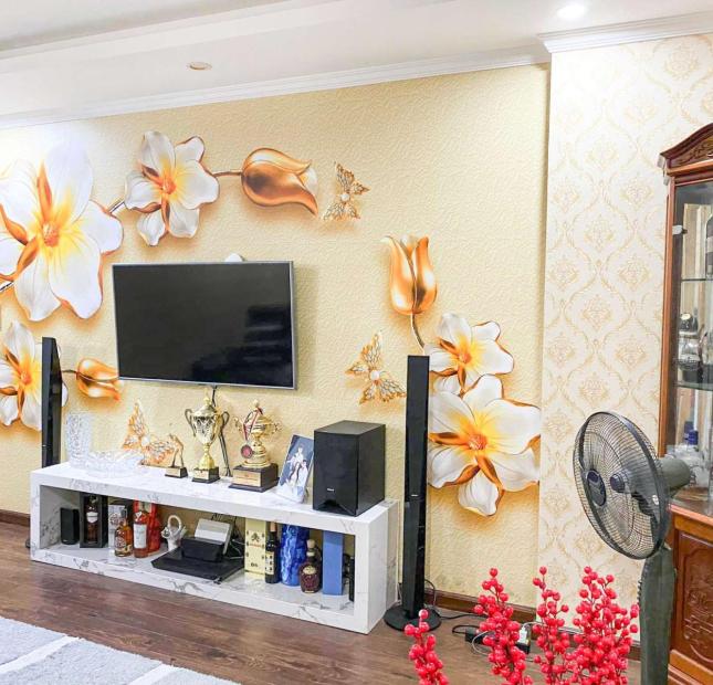Bán nhà Hồng Tiến 37m2x5 tầng, oto vào nhà 5 tỷ 