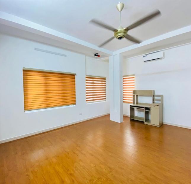 Nhỉnh 5 tỷ-Phân lô-Ô tô -Bán nhà Hồ Đắc Di 40m2, 6 tầng, MT 5m