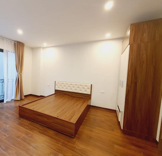 Bán đất vàng phân lô Thái Hà tặng nhà 6 tầng, KD, oto, 35 m2,5.9 tỷ