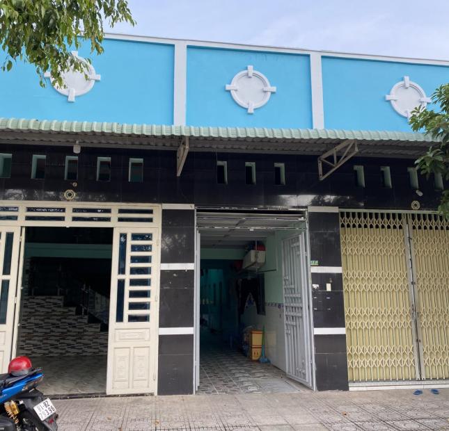 kinh doanh nhà hàng trên sài gòn thiếu vốn nên bán 16 phòng trọ và 600m2 đất chỉ 800tr