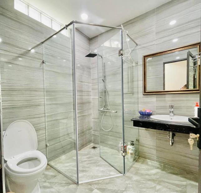 Bán gấp nhà Láng Hạ, ô tô đỗ gần, Kinh Doanh, lô góc, DT 68m2 x MT 5m, Giá 9.5 tỷ