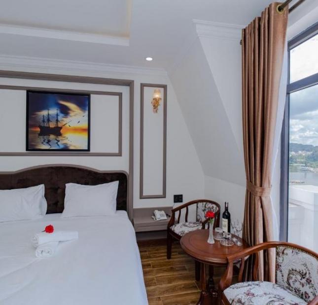 Bán khách sạn kiểu Pháp góc Hồ Nghinh cách biển 200m Giá 69 tỷ