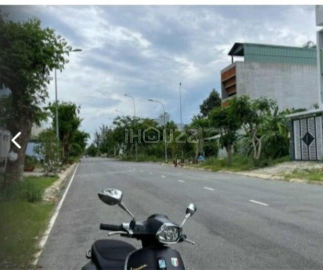Chủ cần bán gấp đất ở Huỳnh Tấn Phát, Phường Tân Phú, Q7.