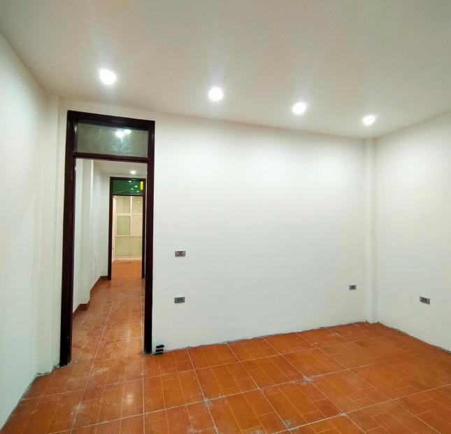 Bán Nhà Tôn Đức Thắng,NGÕ KINH DOANH-BA LÀN Ô TÔ TRÁNH-NHÀ LÔ, 60m2, 16.5 tỷ