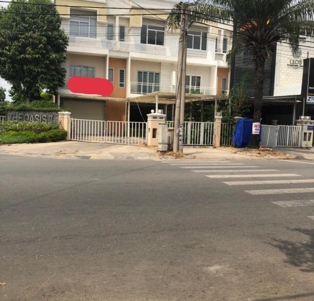 Cho thuê nhà phố nguyên căn ngay mặt tiền D33, khu dân cư Việt Sing, Thuận An, BD
