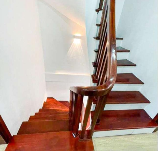 Bán nhà Hồng Tiến 41m, mặt tiền rộng oto vào, 5.35 tỷ 