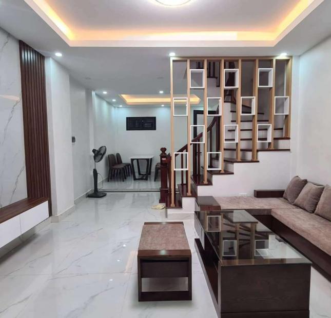 Bán nhà Hồng Tiến 41m, mặt tiền rộng oto vào, 5.35 tỷ 
