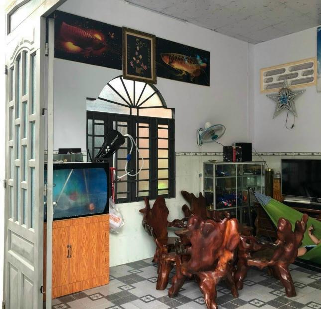 Chuyển nhà tôi bán gấp đất 300m & nhà cấp 4 rất đẹp, ngay trường mầm non, chợ tp