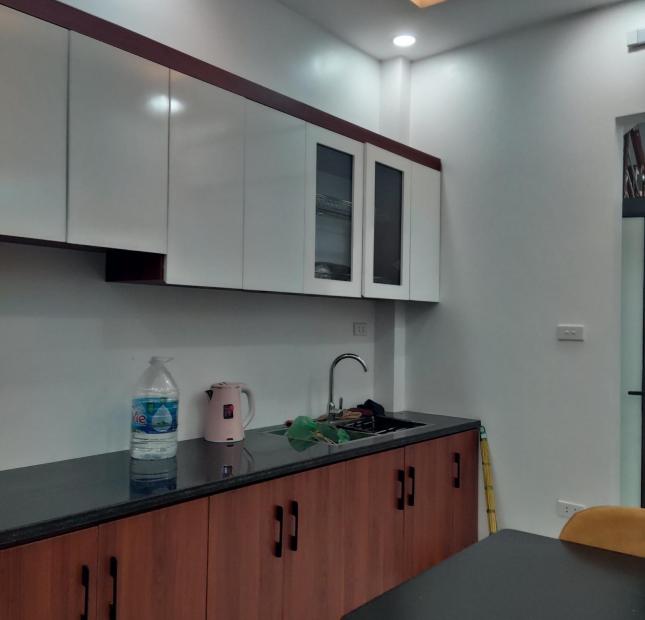 Bán nhà ngõ 82 Kim Mã Ba Đình 37/40m2 4 tầng 5.8 tỷ, kinh doanh.