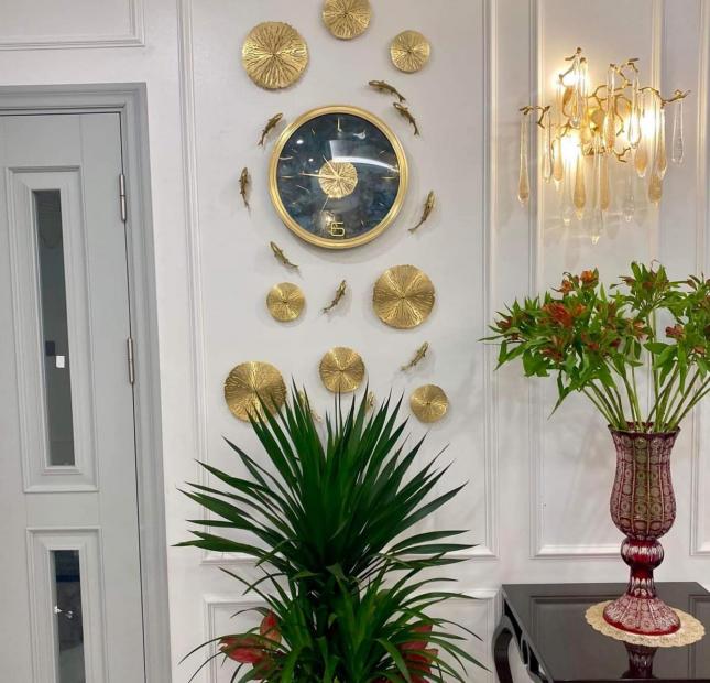 Hàng khủng các siêu đại gia và tập đoàn săn đón giá cực tốt