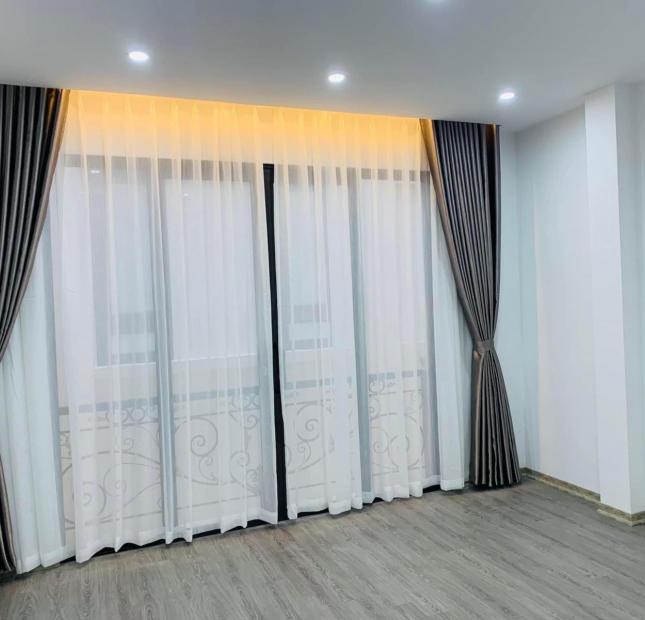 Bán Nhà Thái Thịnh,52m2x5tầng, chỉ 9.5tỷ trung tâm Đống Đa, vị trí đẹp đắc địa KD