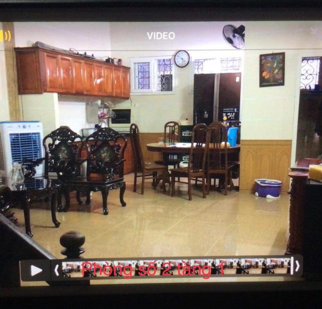 Chinh chu cần cho thuê nhà 3 tầng nội thất gỗ, mặt đường Phan Chu Trinh Phường Q Trung, TP Vinh