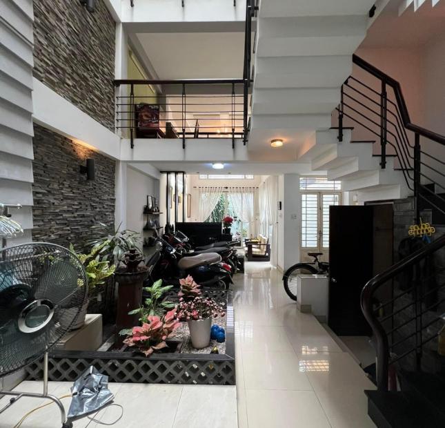 Định cư Mỹ, chủ gấp bán nhà thông số đẹp Q3, CMT8, 5 tầng, tặng hết NT, 100m2, 13 tỷ