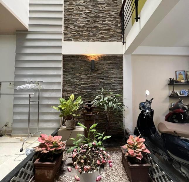 Định cư Mỹ, chủ gấp bán nhà thông số đẹp Q3, CMT8, 5 tầng, tặng hết NT, 100m2, 13 tỷ