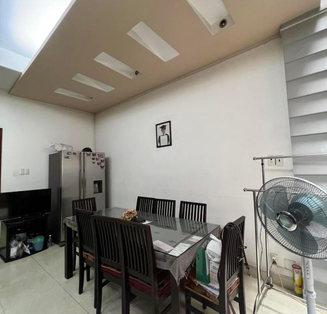 Định cư Mỹ, chủ gấp bán nhà thông số đẹp Q3, CMT8, 5 tầng, tặng hết NT, 100m2, 13 tỷ