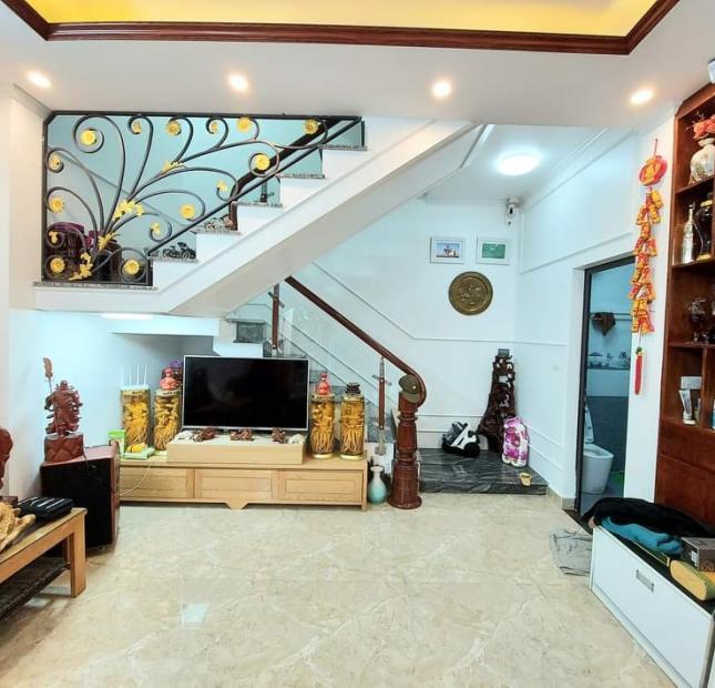 Bán Nhà gấp  gần bến xe  Mỹ ĐÌnh giá chỉ 2,8 tỷ