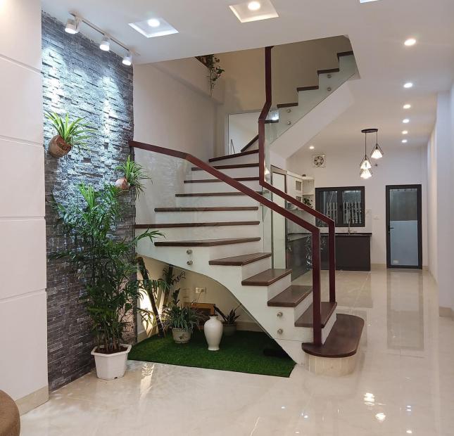Bán Nhà Hào Nam,Oto tránh,VIP, Kinh Doanh, 5 tầng, 48m2, giá 8.2 tỷ