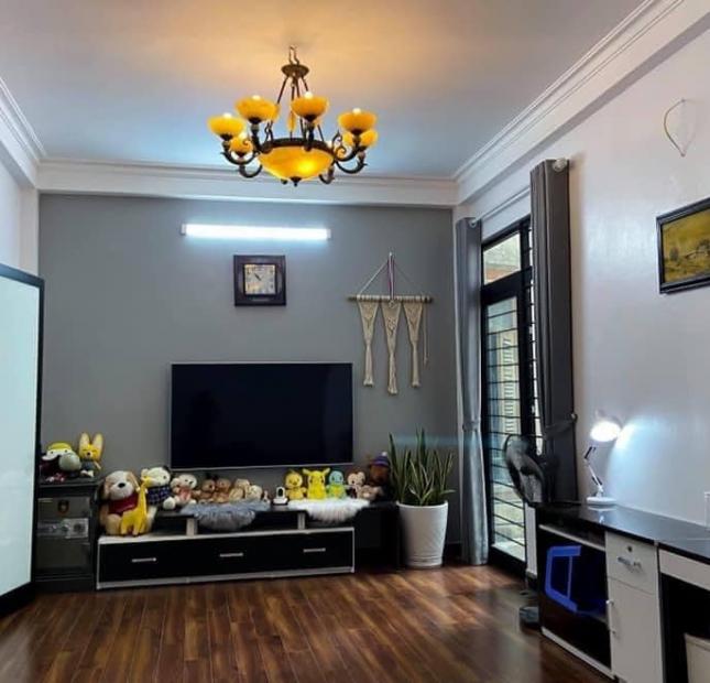 Bán nhà Huỳnh Thúc Kháng Phân lô, Ô TÔ, Lô góc, Kinh Doanh, 60m2, 8.7 tỷ