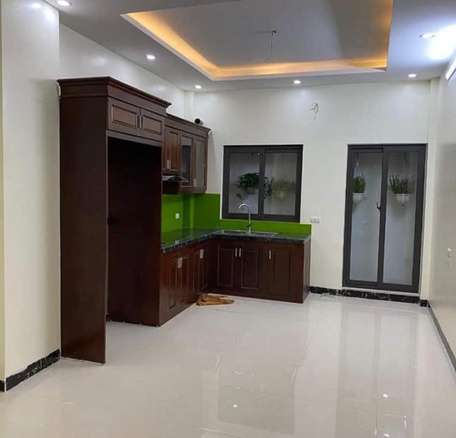 Hiếm! Bán nhà Lương Đình Của, ôtô đỗ cổng, 40m2, 5 tầng, nhỉnh 5 tỷ.