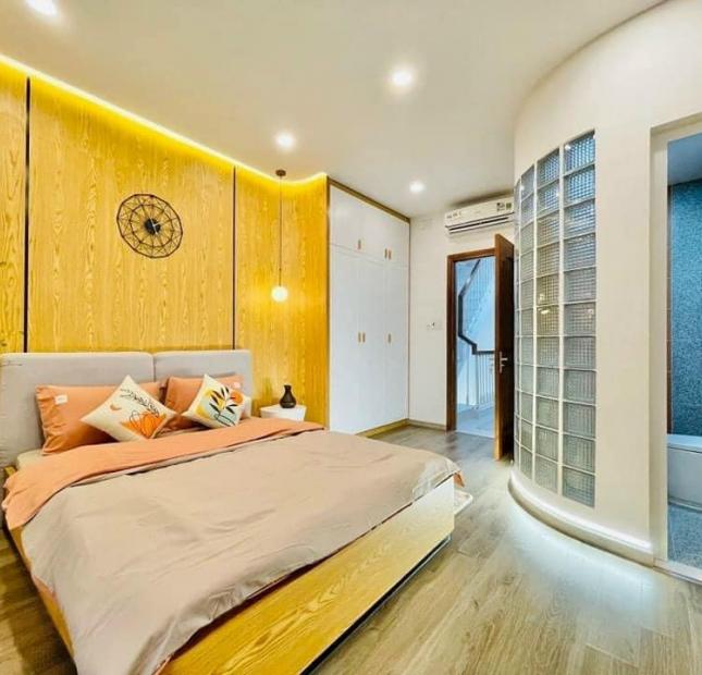 ĐỊNH CƯ GẤP! Bán Nhà 3 Tầng Cực Đẹp Phan Đăng Lưu, PN, 73m2 (5.1x14.3m), 8.8 Tỷ