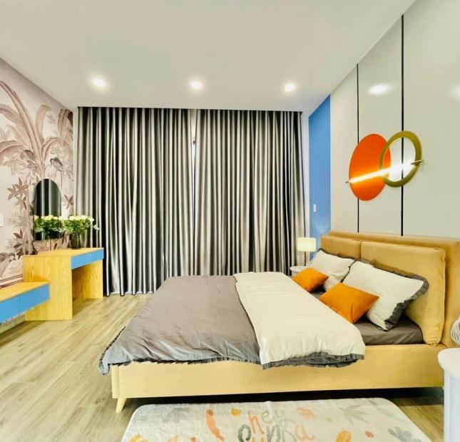 ĐỊNH CƯ GẤP! Bán Nhà 3 Tầng Cực Đẹp Phan Đăng Lưu, PN, 73m2 (5.1x14.3m), 8.8 Tỷ