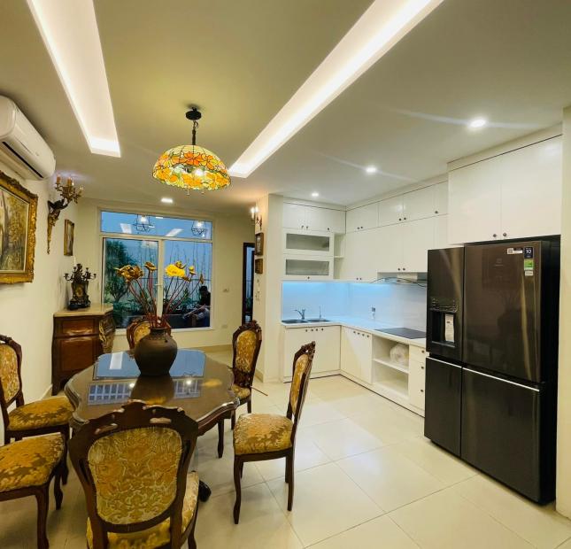 Biệt thự sân vườn phố Đào Tấn quận Ba Đình, ngõ ô tô,2 mặt thoáng,gần công viên.99m2 19 tỷ