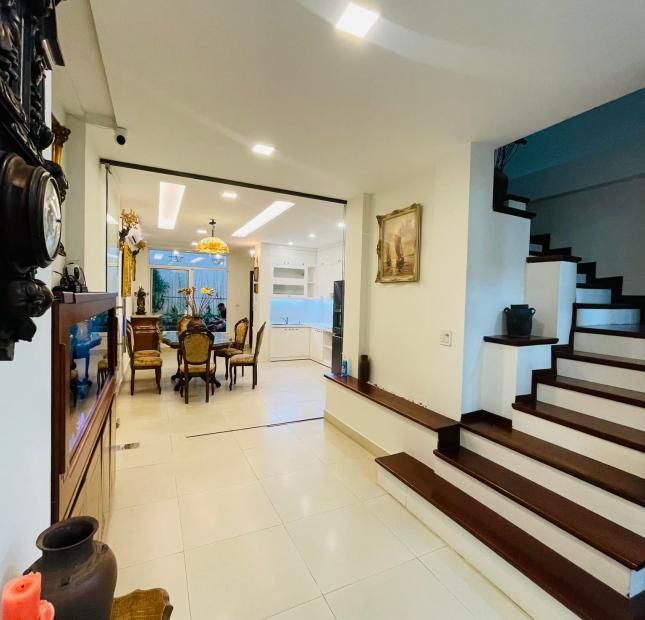 Biệt thự sân vườn phố Đào Tấn quận Ba Đình, ngõ ô tô,2 mặt thoáng,gần công viên.99m2 19 tỷ