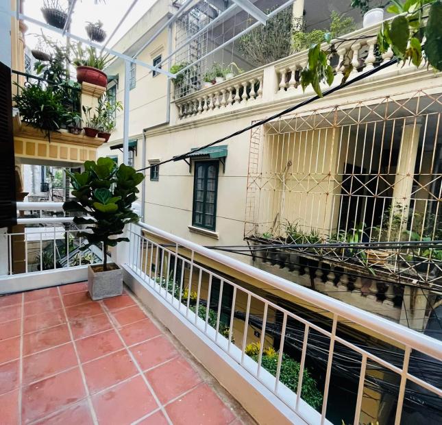 Biệt thự sân vườn phố Đào Tấn quận Ba Đình, ngõ ô tô,2 mặt thoáng,gần công viên.99m2 19 tỷ