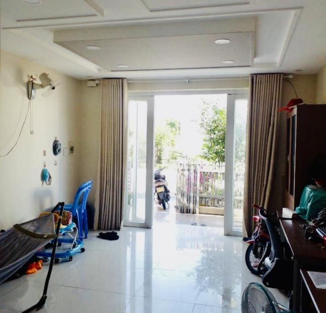 1.35 tỷ 1t+1l nhà sổ hồng tại đức hòa long an