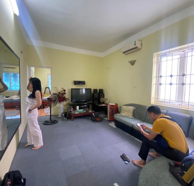BÁN NHÀ TẬP THỂ TÔN ĐỨC THẮNG - KHU PHỐ SẠCH ĐẸP - DT 100M - 3 THOÁNG