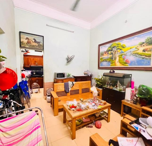 Bán nhà Phan Kế Bính, mặt ngõ thông, kinh doanh, gần oto. 50m2x3T Giá 7.3 tỷ