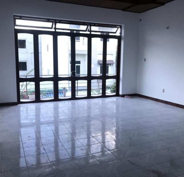 Bán nhà Ngọc Hân, 90m2, 3 tầng, oto, tttp, 2mt, 6.8 tỷ, 0707535234.