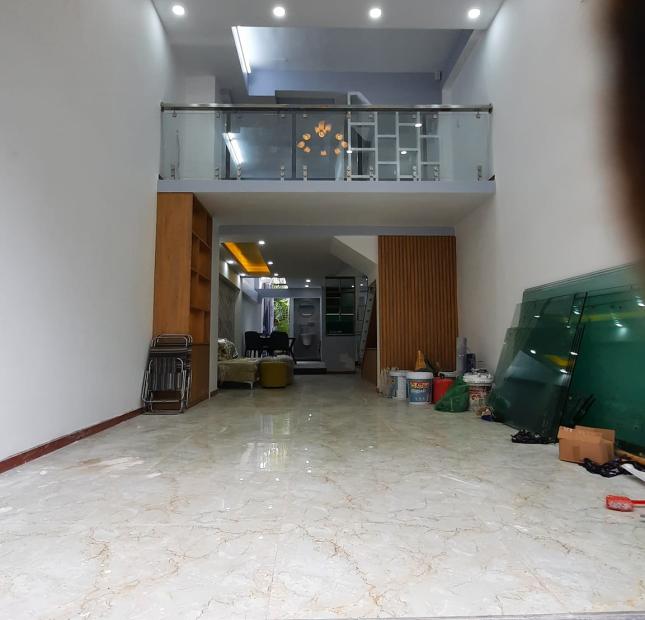 Nhà đẹp 5 tầng, gần chung cư Jamona, Hiệp Bình Phước, 70m2 giá 6.6 tỷ